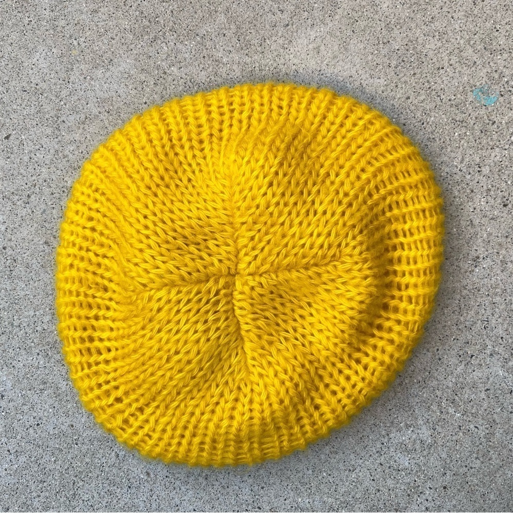Women's Vintage Aris Beret Beanie Yellow Solid‎ One Size Fashion 70s  NYC Paris
